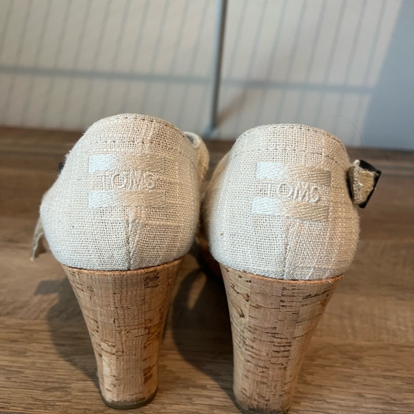 PRICE DROP! ✨ Toms Wedge Sandals - Picture 3 of 4